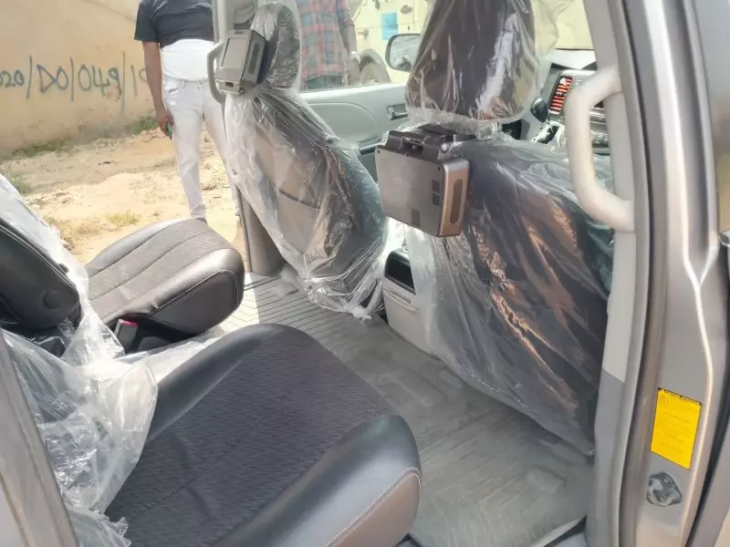 Toyota Sienna - 2011