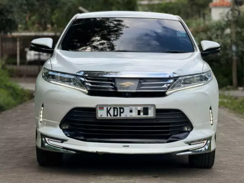 Toyota Harrier   - 2017