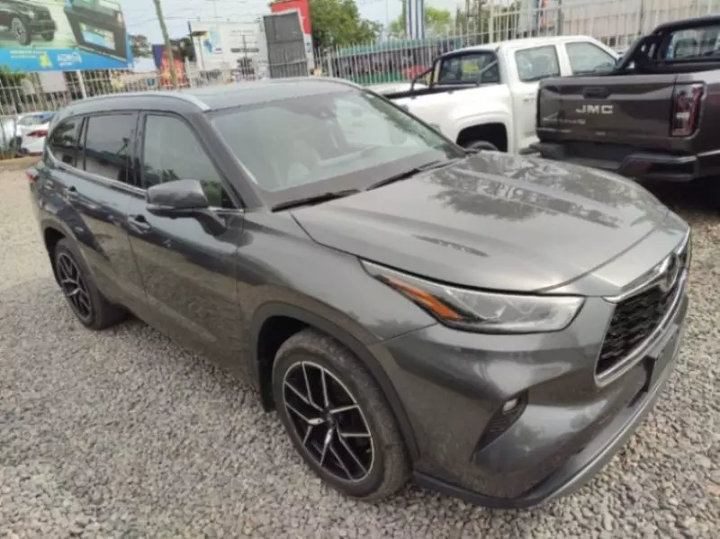Toyota Highlander   - 2024