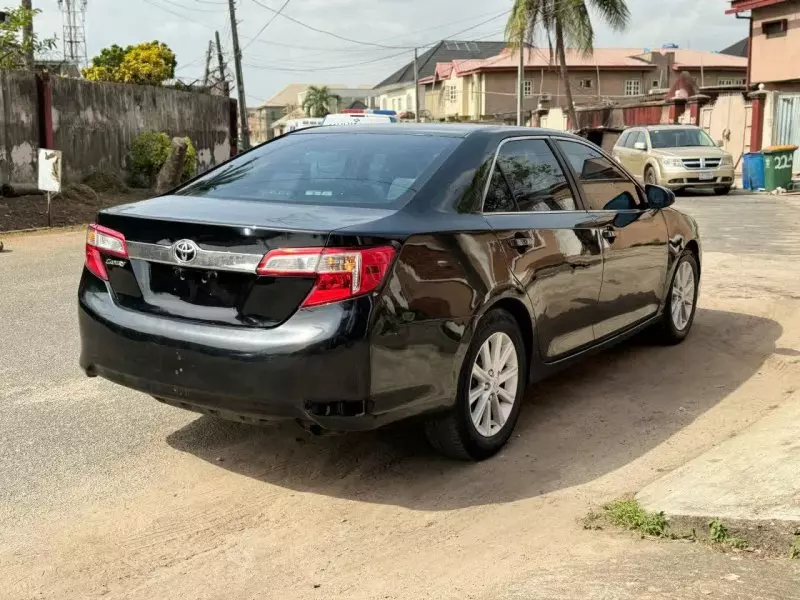 Toyota Camry   - 2012
