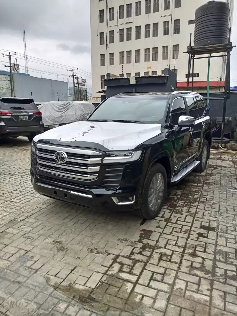 Toyota Land Cruiser   - 2023