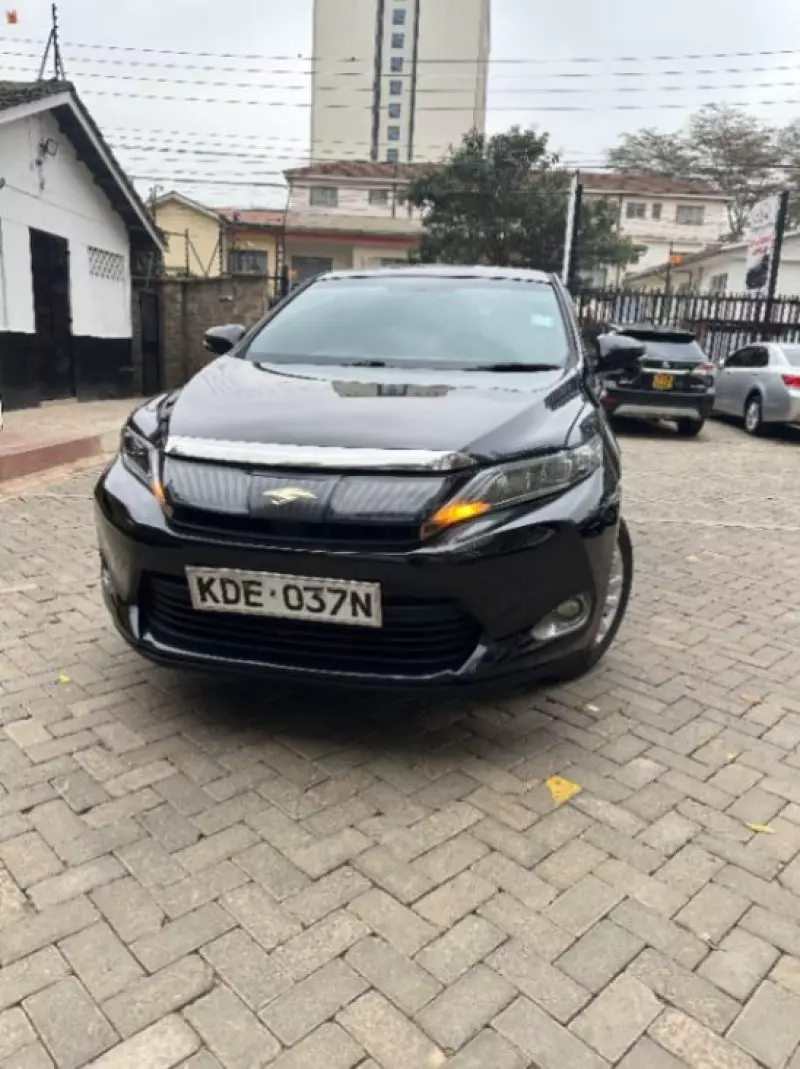 Toyota Harrier   - 2014