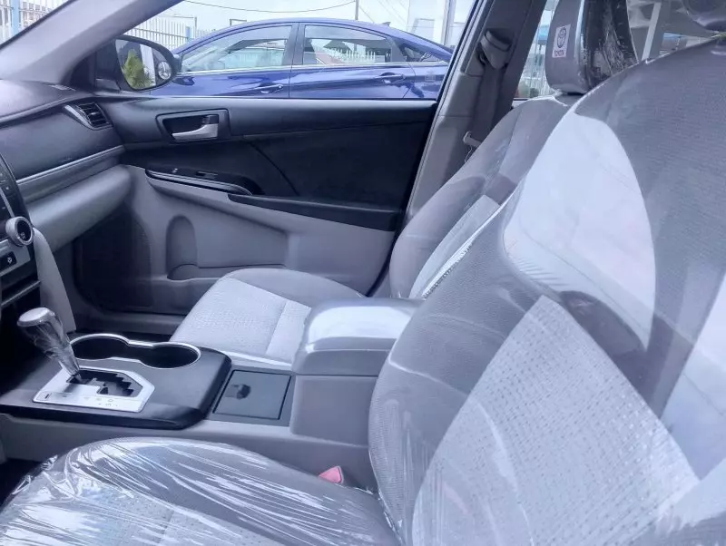 Toyota Camry   - 2012
