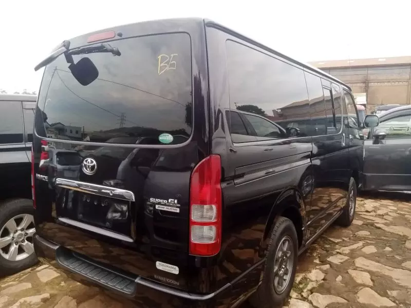 Toyota Hiace   - 2014