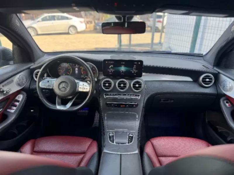 Mercedes-Benz GLC 300   - 2020