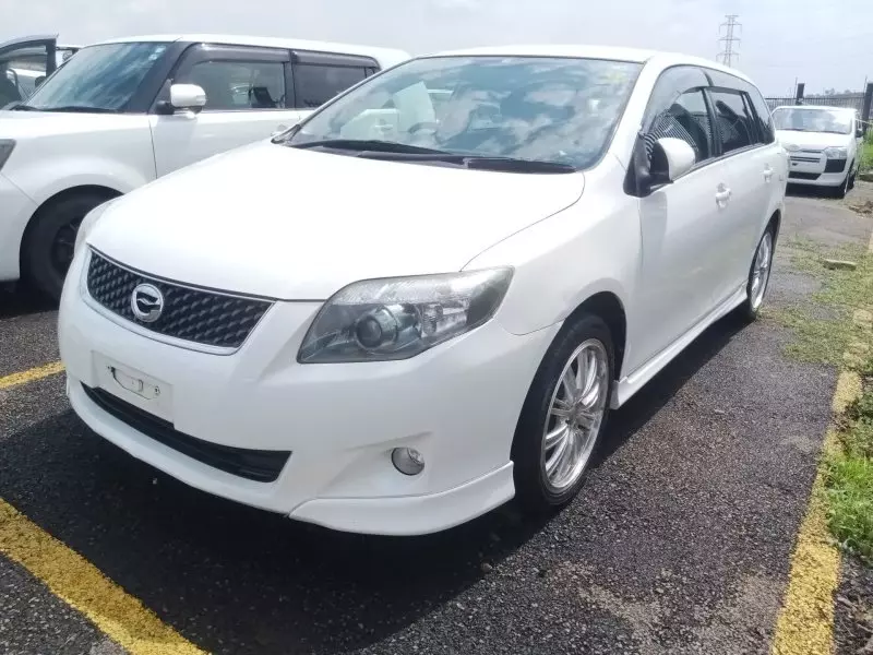 Toyota Fielder    - 2012