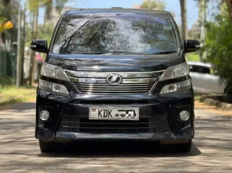 Toyota Vellfire    - 2014