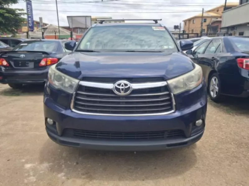 Toyota Highlander   - 2016