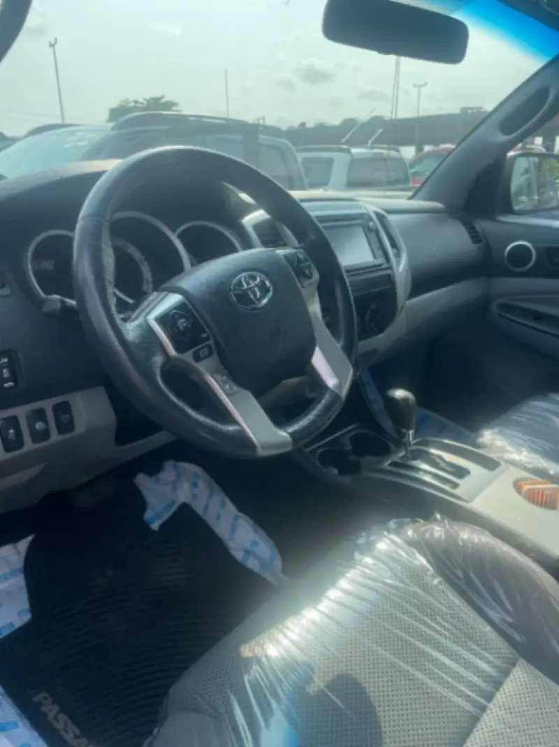 Toyota Tacoma   - 2014