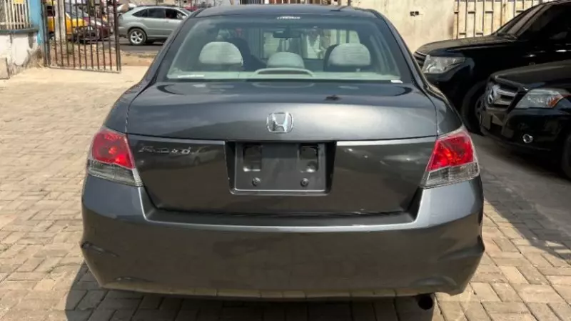 Honda Accord   - 2009