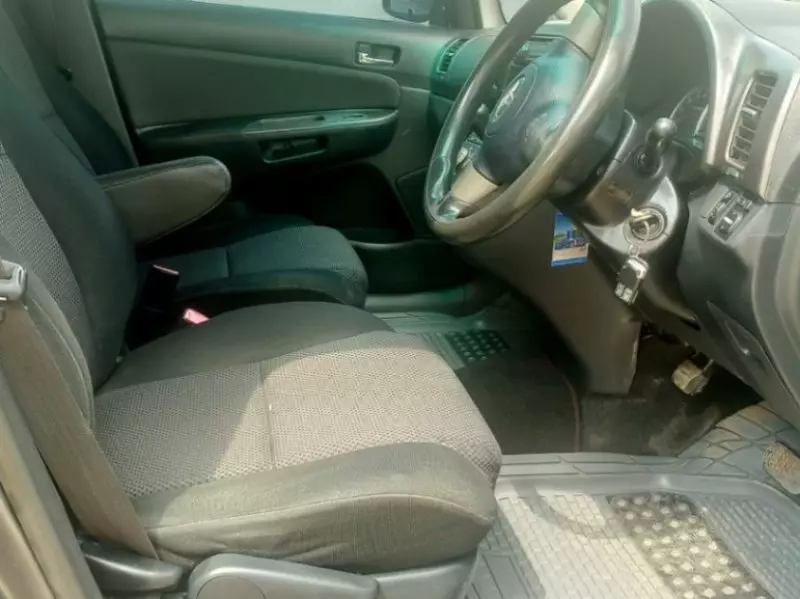 Toyota Wish   - 2010