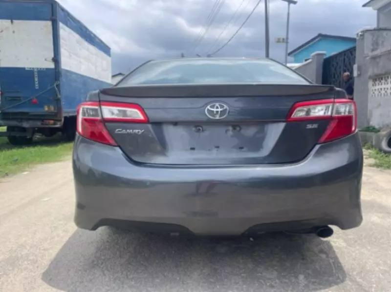 Toyota Camry   - 2014