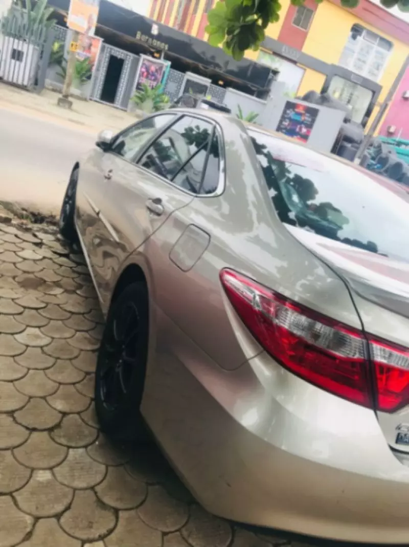 Toyota Camry   - 2015