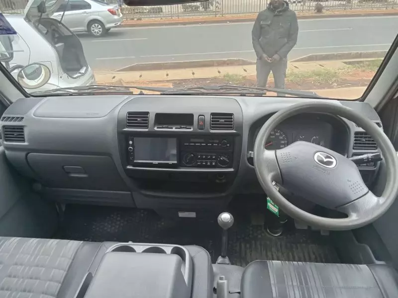 Mazda Bongo   - 2017