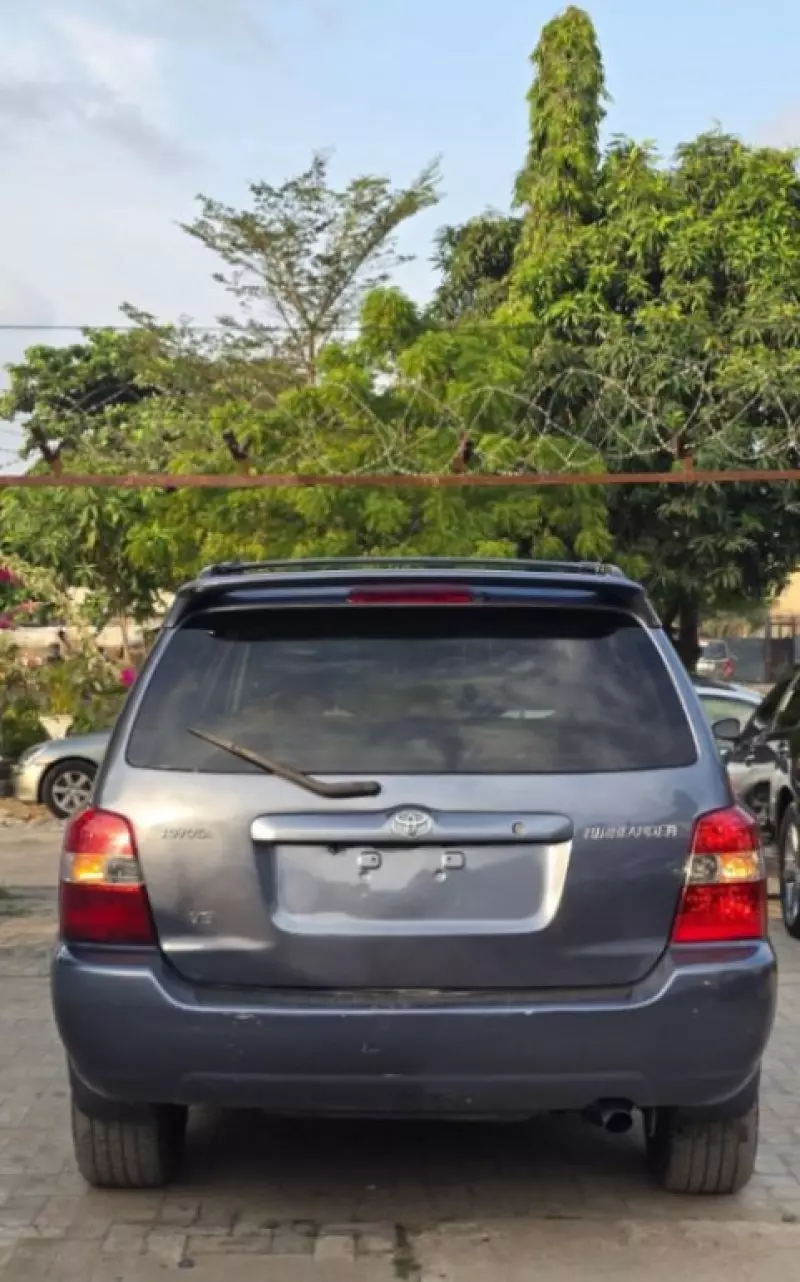 Toyota Highlander   - 2005