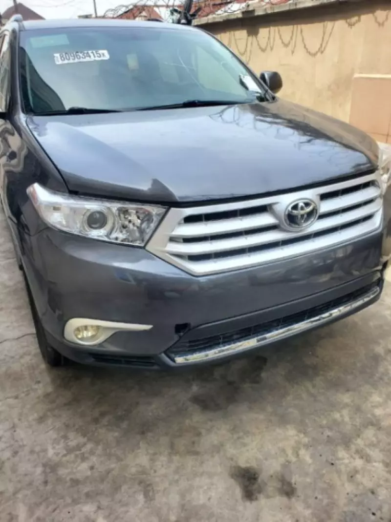 Toyota Highlander   - 2013