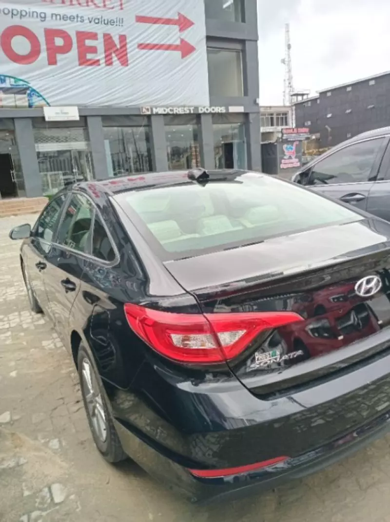 Hyundai Sonata   - 2015