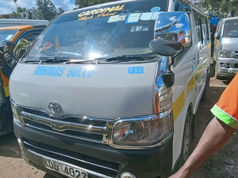 Toyota Hiace   - 2013