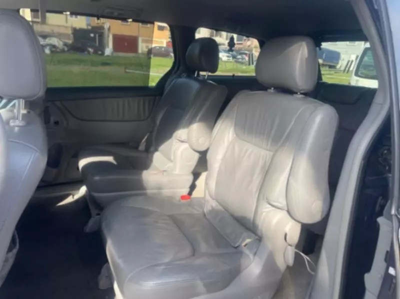 Toyota Sienna   - 2006