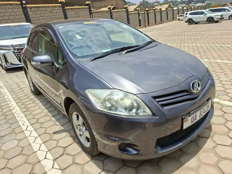 Toyota Auris   - 2012