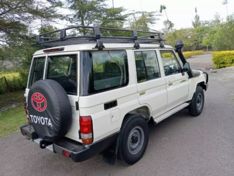 Toyota Land Cruiser 76 hard Top (9 Seater)   - 2019