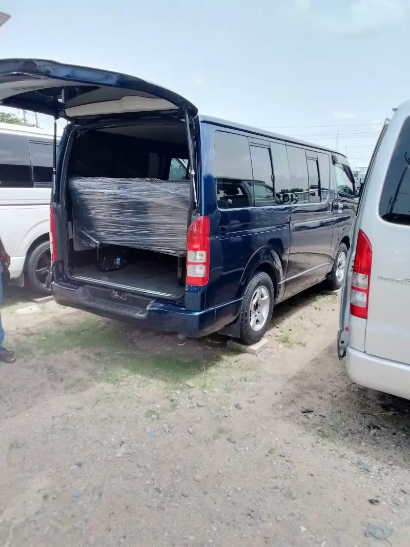 Toyota Hiace   - 2008