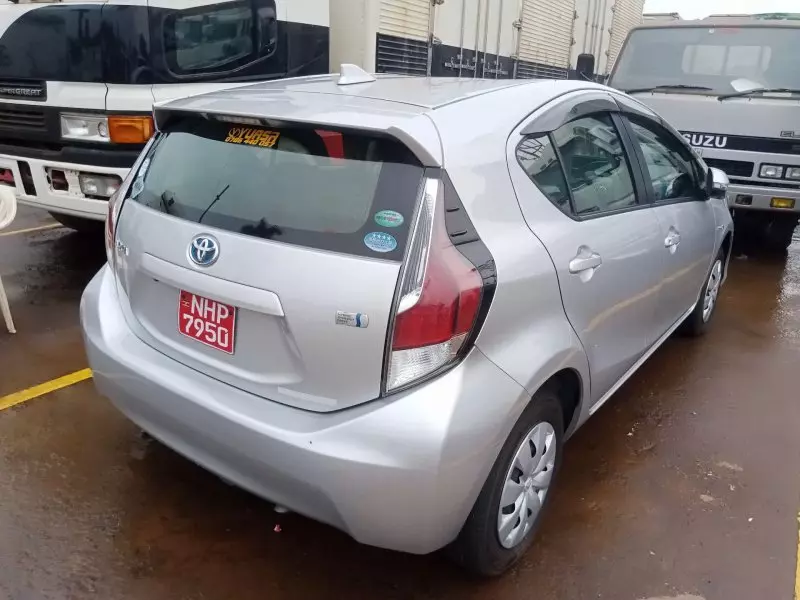 Toyota Aqua Hybrid   - 2015