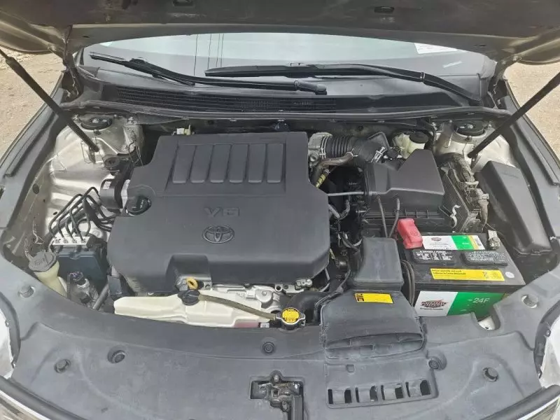 Toyota Avalon   - 2013