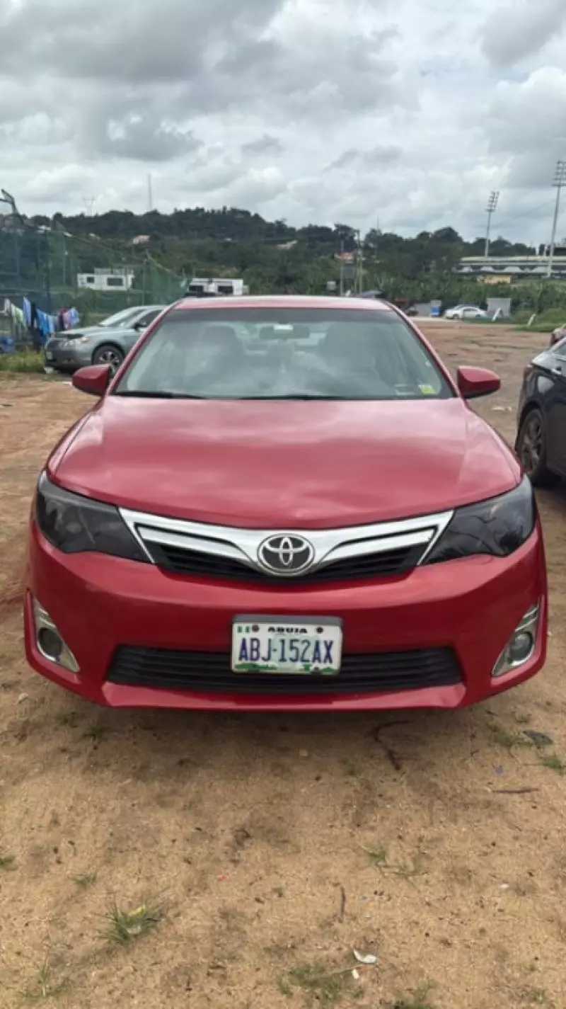 Toyota Camry   - 2012