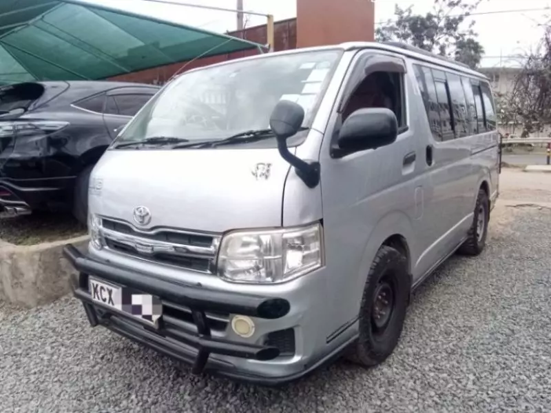 Toyota Hiace   - 2012