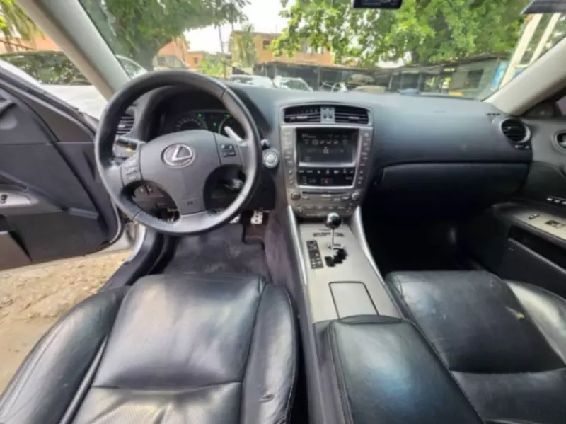 Lexus IS   - 2009