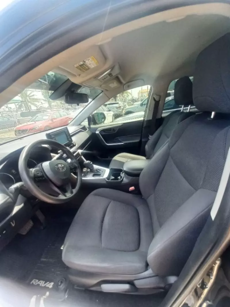 Toyota RAV4   - 2019