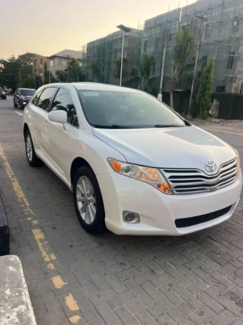 Toyota Venza   - 2012