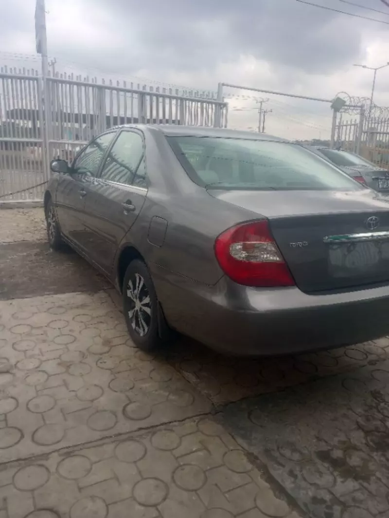 Toyota camry   - 2004