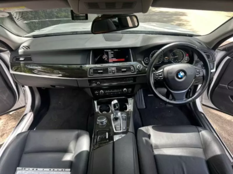 BMW 528i   - 2017