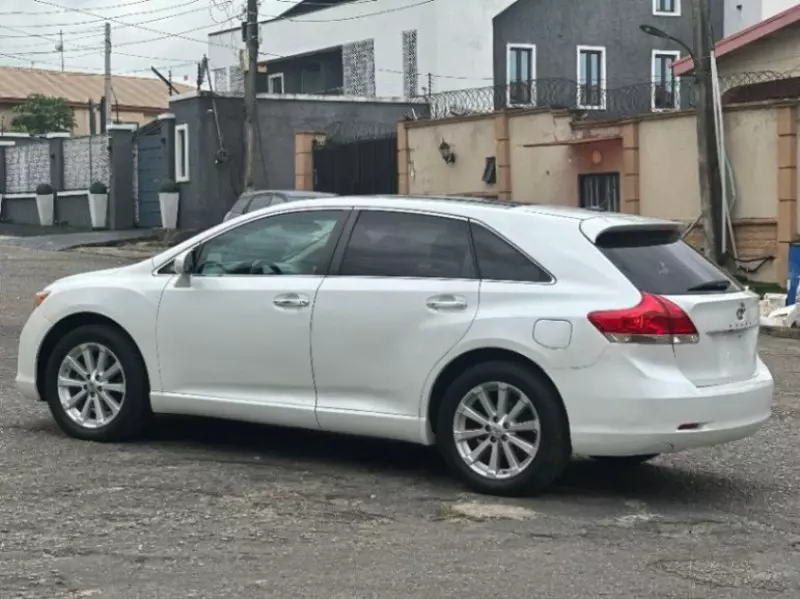 Toyota Venza   - 2011