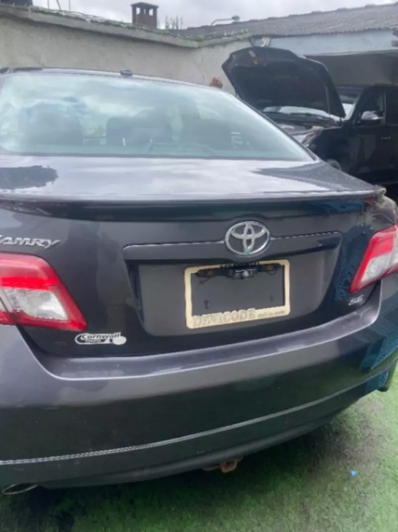 Toyota Camry   - 2009