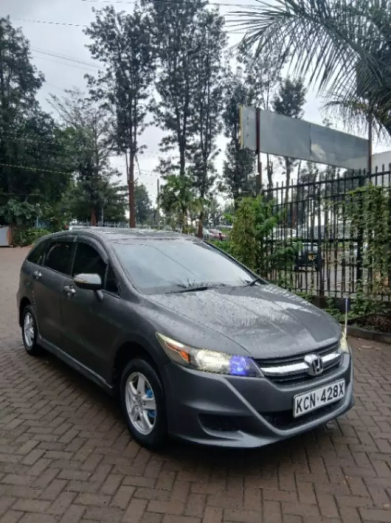 Honda Stream   - 2010