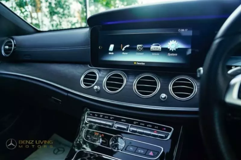 Mercedes-Benz E 200   - 2016