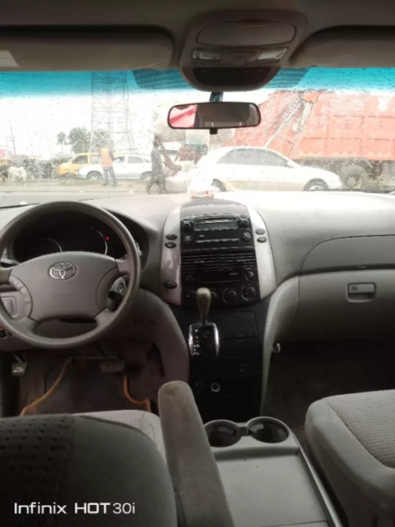 Toyota Sienna   - 2006