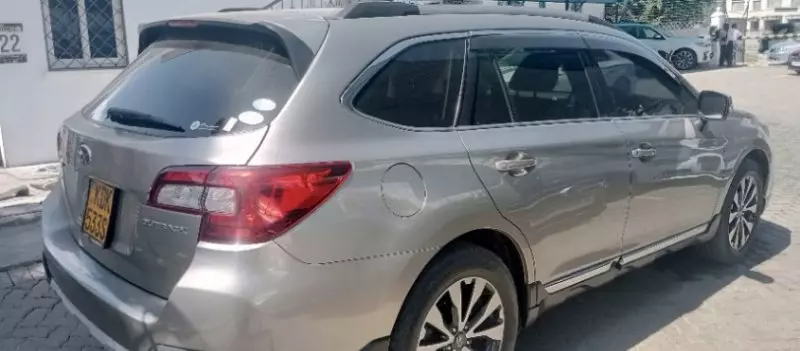 Subaru Outback   - 2015