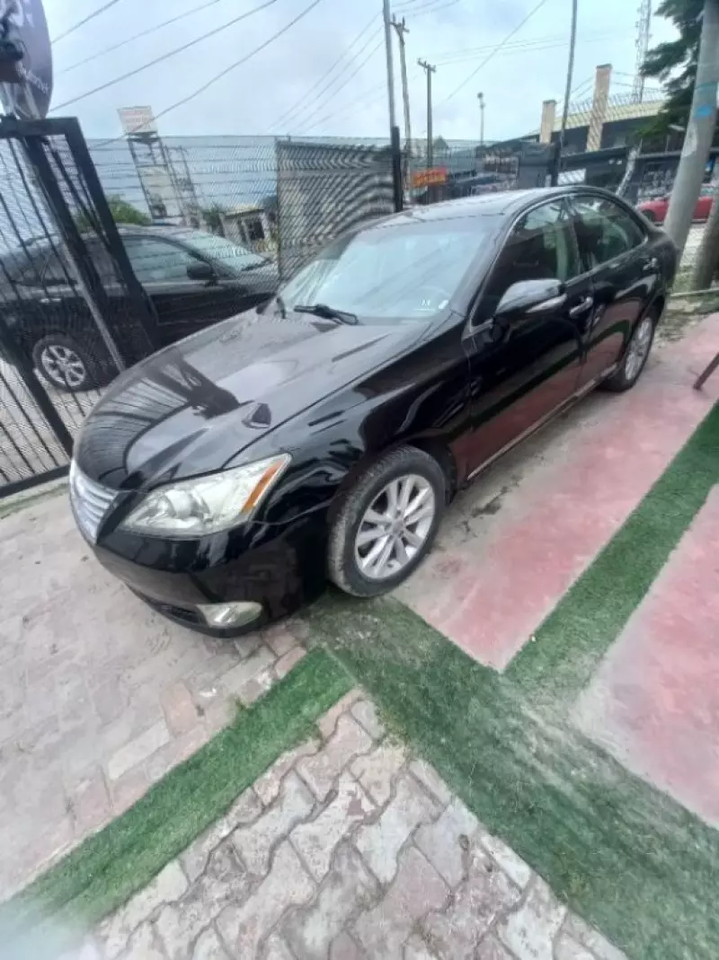 Lexus ES 350   - 2012