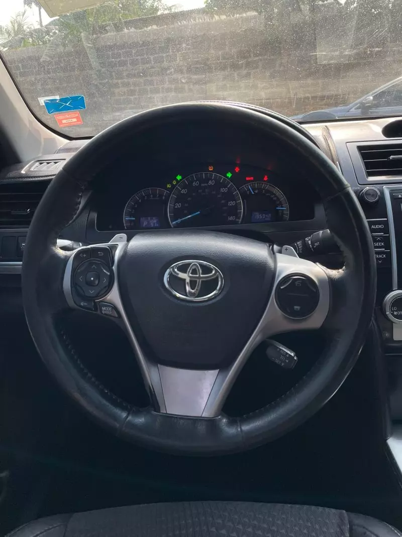 Toyota Camry   - 2013