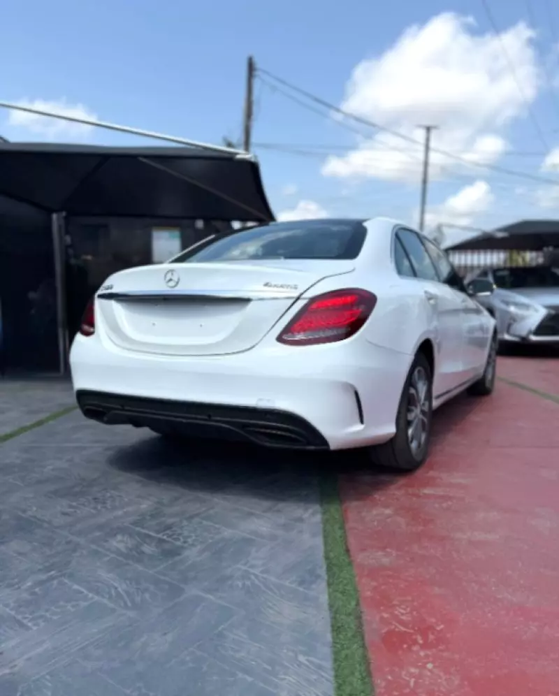 Mercedes-Benz C-Class - 2015