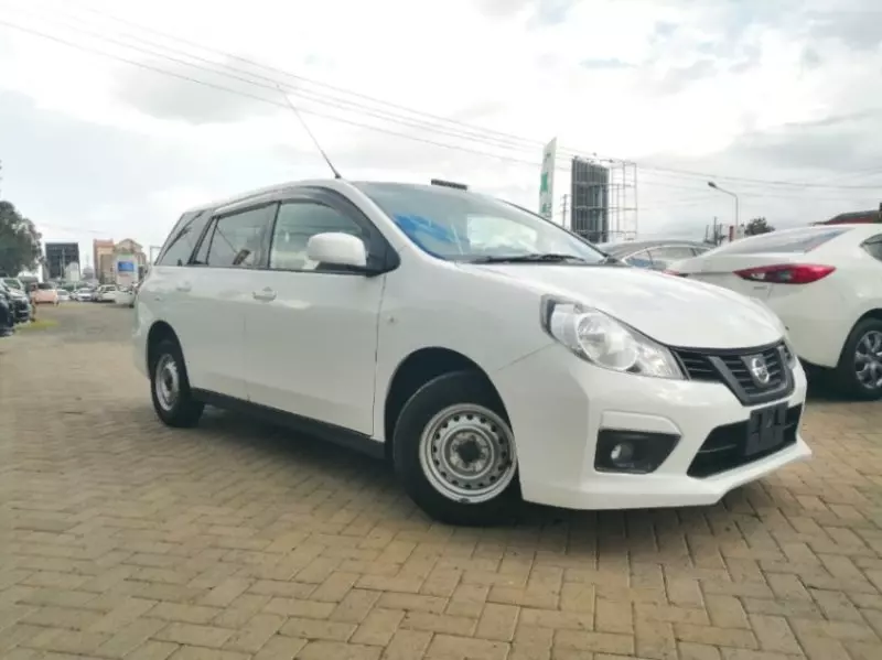 Nissan Advan    - 2017