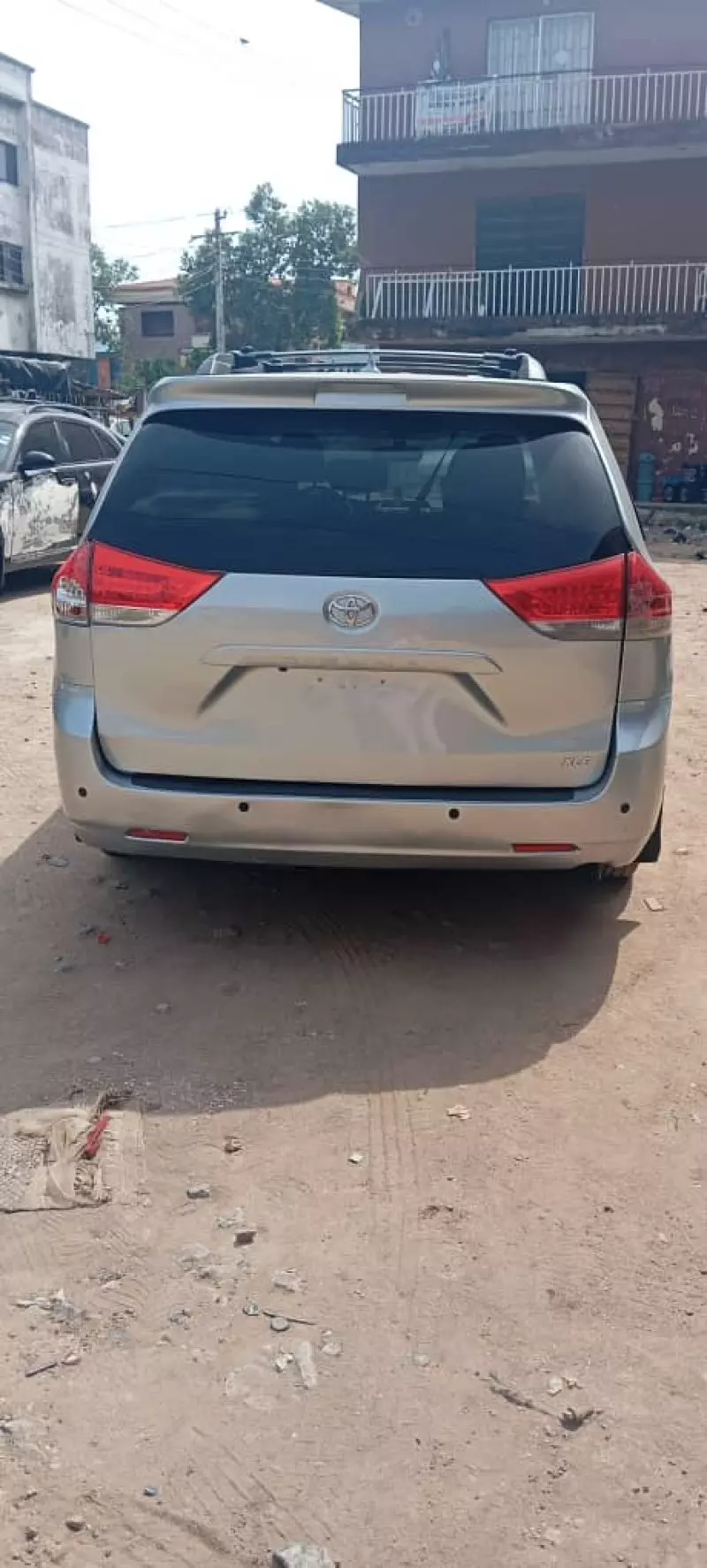 Toyota Sienna   - 2011