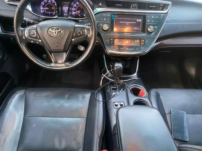 Toyota Avalon   - 2013