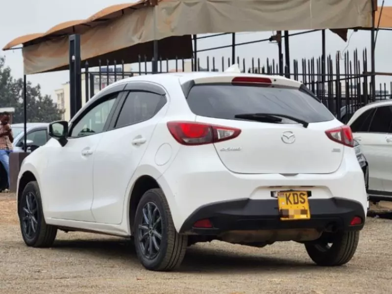 Mazda Demio   - 2017