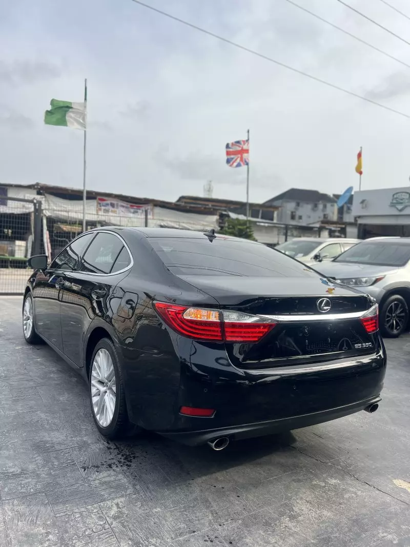 Lexus ES   - 2013