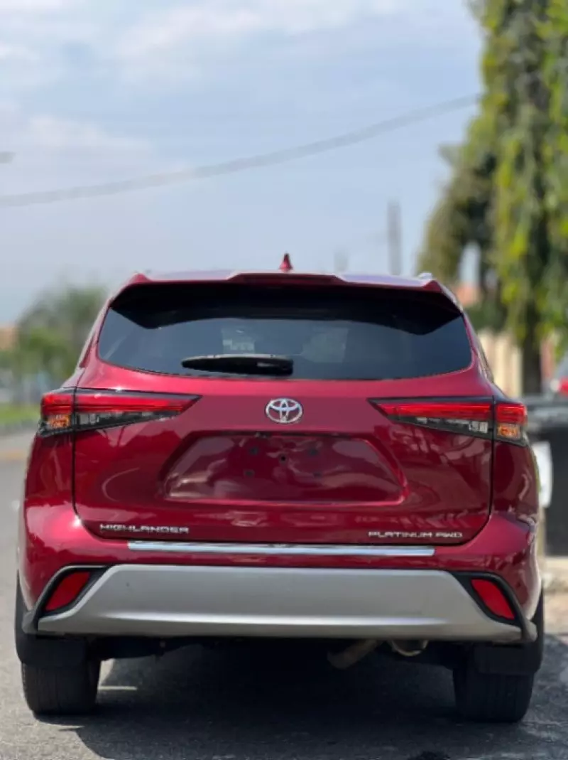 Toyota Highlander   - 2020